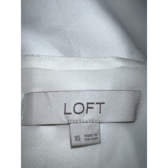 LOFT Off White Sleeveless V-Neck Spaghetti Strap Button Detail Flowy Top Sz XS - Picture 6 of 7